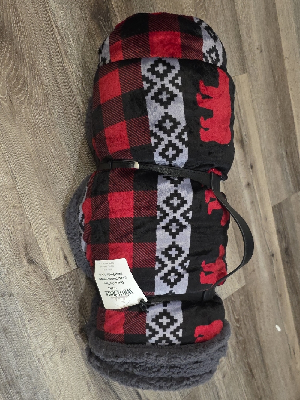 NWT: White River 90×90 Blanket